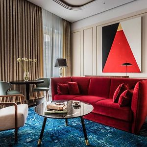 Prestige King Suite